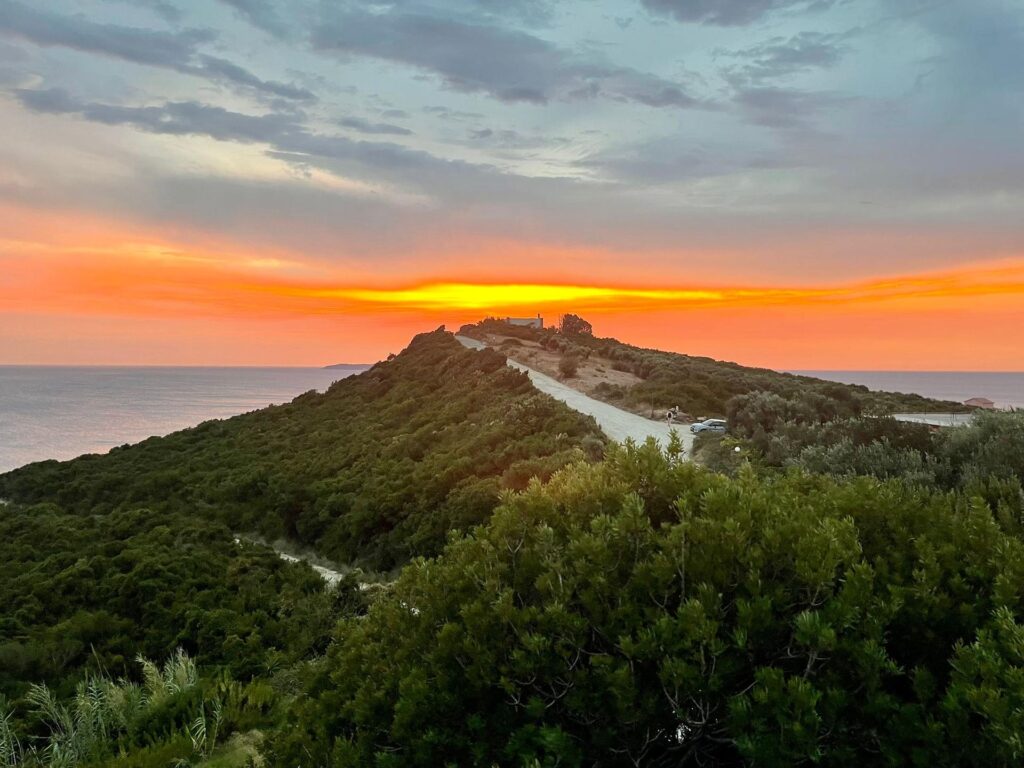 Sonnenuntergang auf Korfu mit Blick aufs Meer